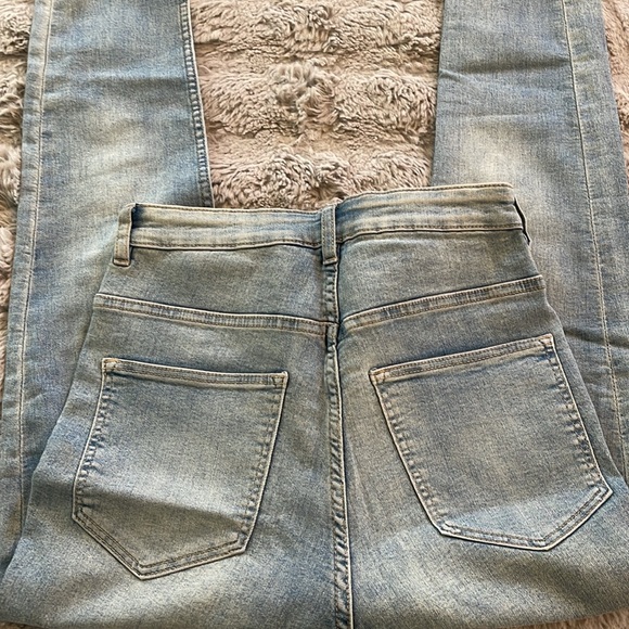H&M High Waisted Jeans - Picture 2 of 5